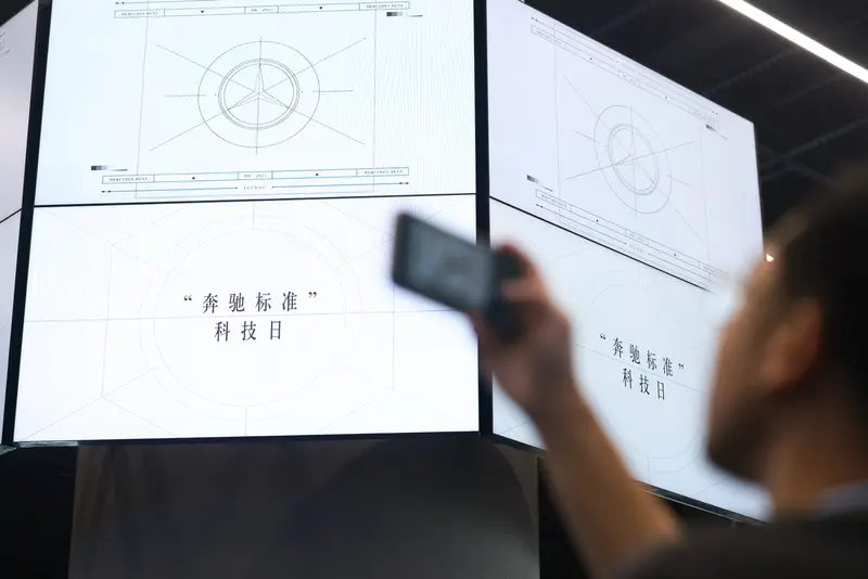 开云真人-“魔毯”谁都会吹真调校只有奔驰在做